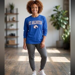 UTA Arlington Maverick’s Blue Graphic Long Sleeve T-Shirt Size Small Unisex
